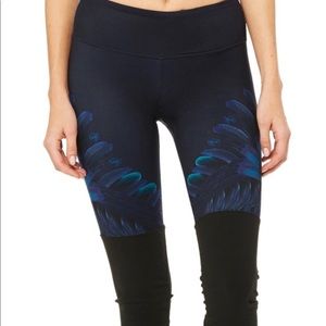 Alo Yoga Tropical Feathers Navy Goddess Leggings